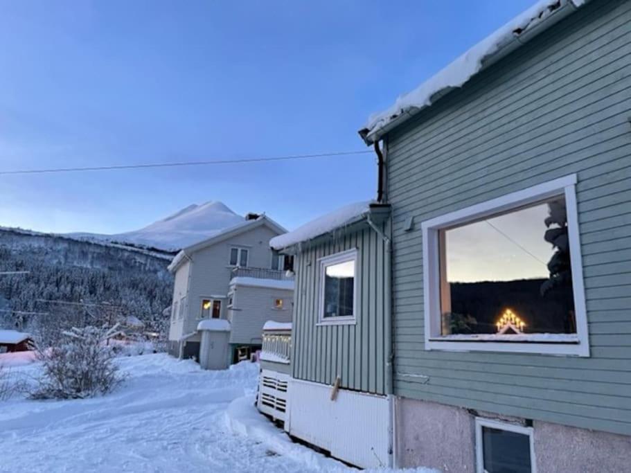 House With Garage In Lyngen *